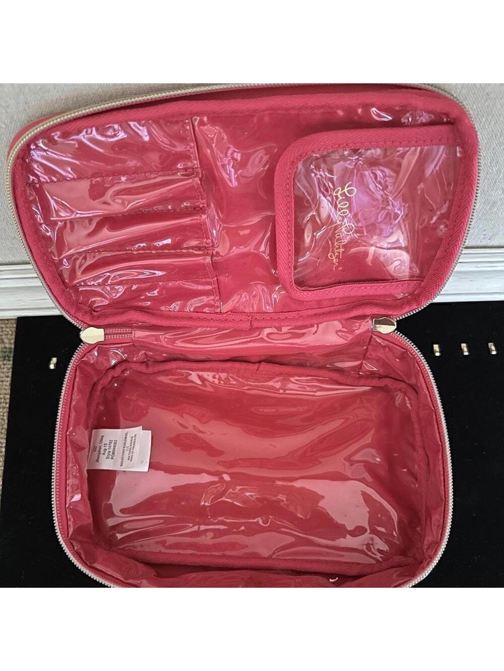 Vintage 2015 Lilly Pulitzer cosmetic case gold plate logo - Picture 11 of 14